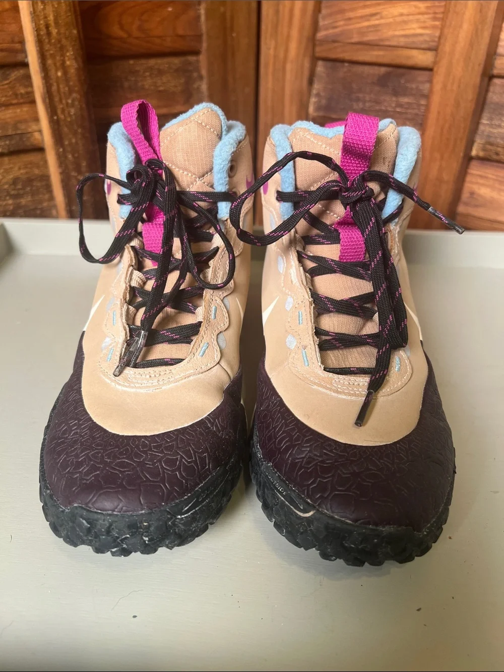 Nike Terrascout girls 3Y Style FV4173-200. Mixed-Material High-Top Sneakers.